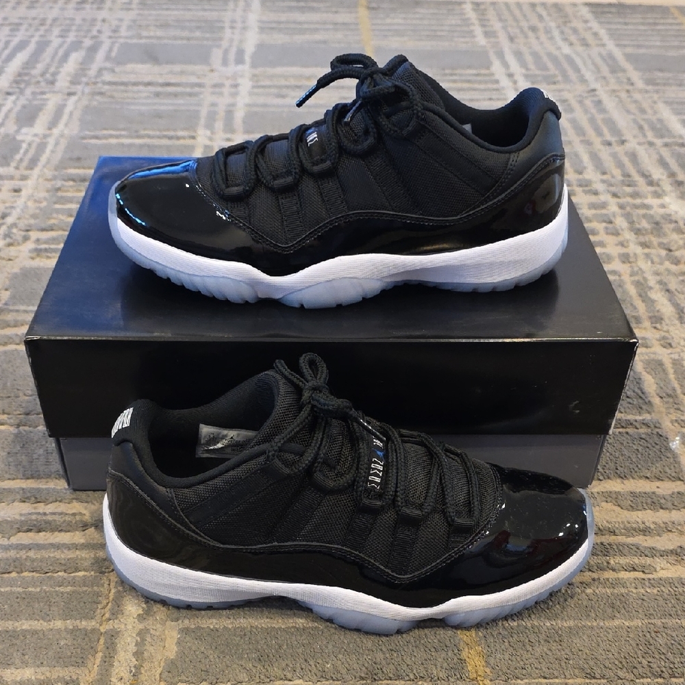 Air Jordan 11 Retro 'Space Jam' Low Sz: 9.5
